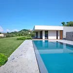 Vila Villasgarda - *