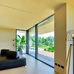 Βίλα Villasgarda - *