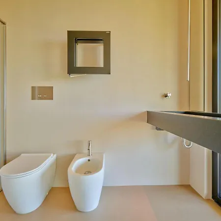 Villa Villasgarda - *