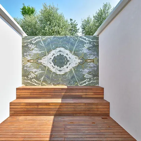 Villa Villasgarda - *
