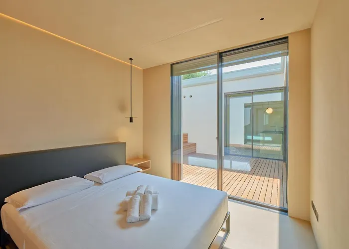 Villa Villasgarda - *