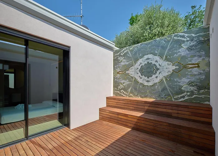 Villa Villasgarda - *